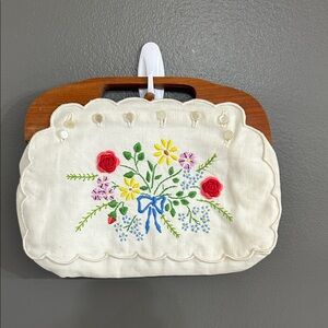 Vintage 1980’s Floral Embroidered Bermuda Bag